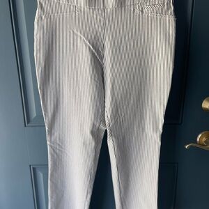 Anne Klein Black and White Striped cropped pants